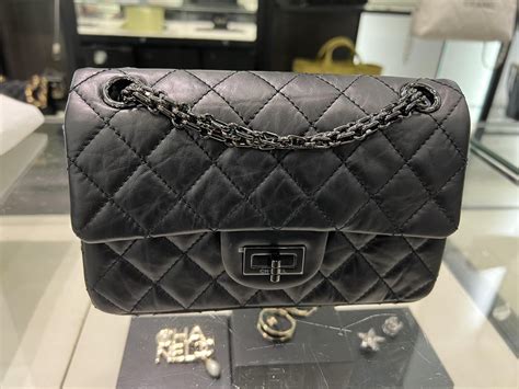 chanel mini chevron so black|I got the 23A mini 2.55 reissue black on black and I’m so in love!!!.